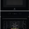 Piekarnik parowy Electrolux seria 700 SenseCook EOE7P31Z + Mikrofala do zabudowy EVK8E00Z